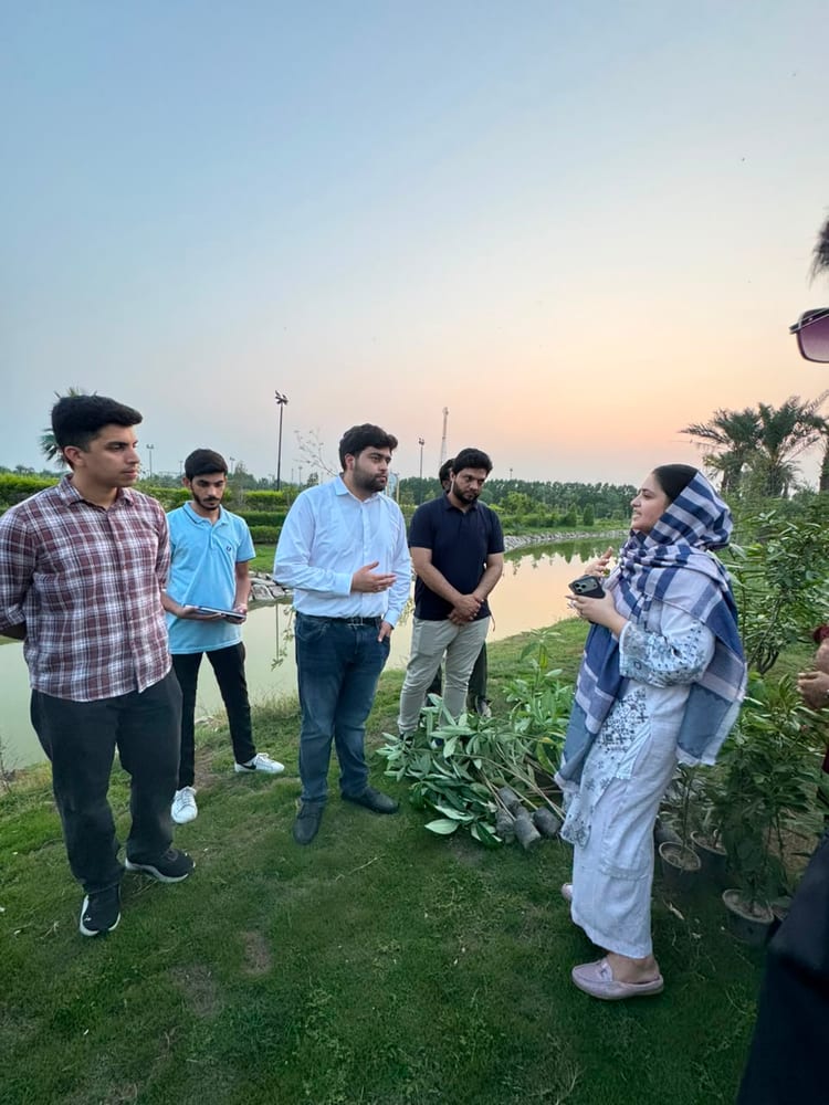 Shapers at a plantation visit